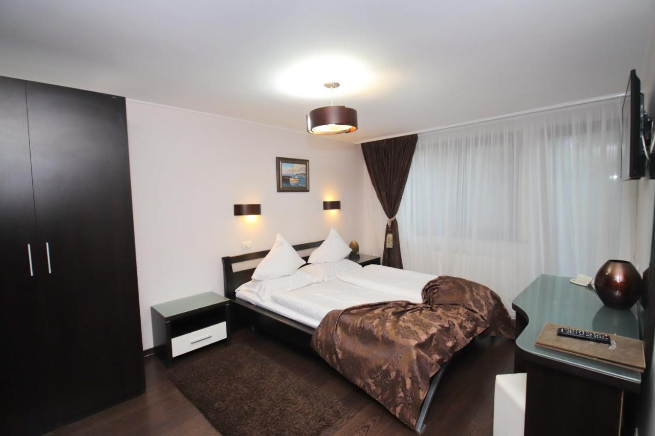 Complex Cochet Hotel Buşteni Exterior foto