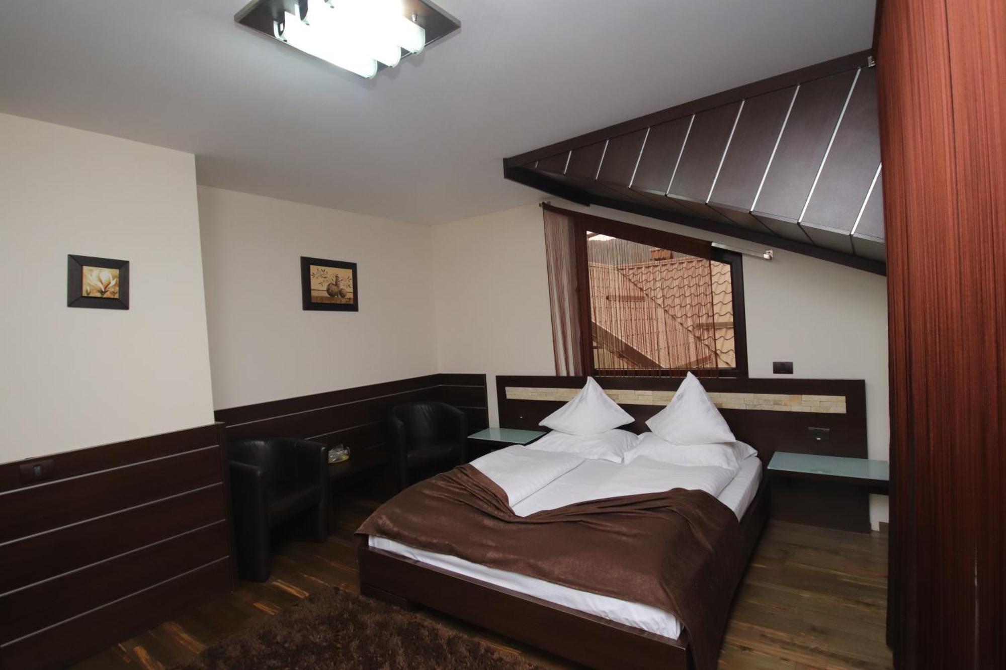 Complex Cochet Hotel Buşteni Exterior foto