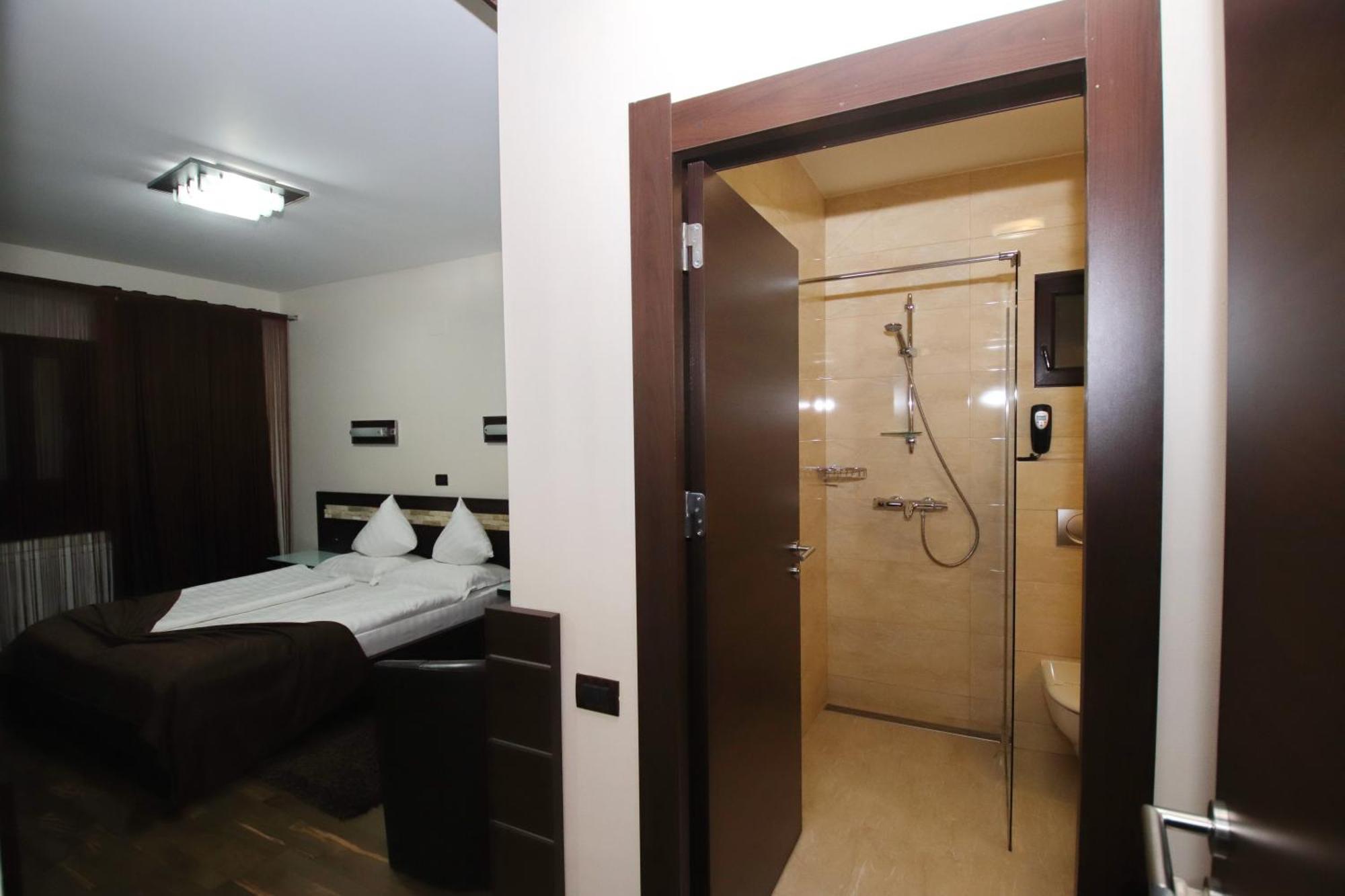 Complex Cochet Hotel Buşteni Exterior foto