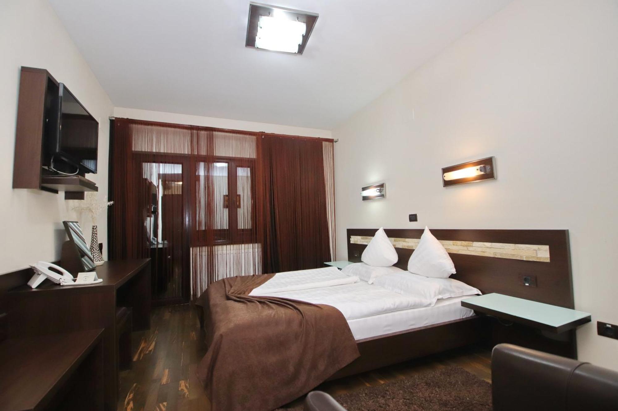Complex Cochet Hotel Buşteni Exterior foto