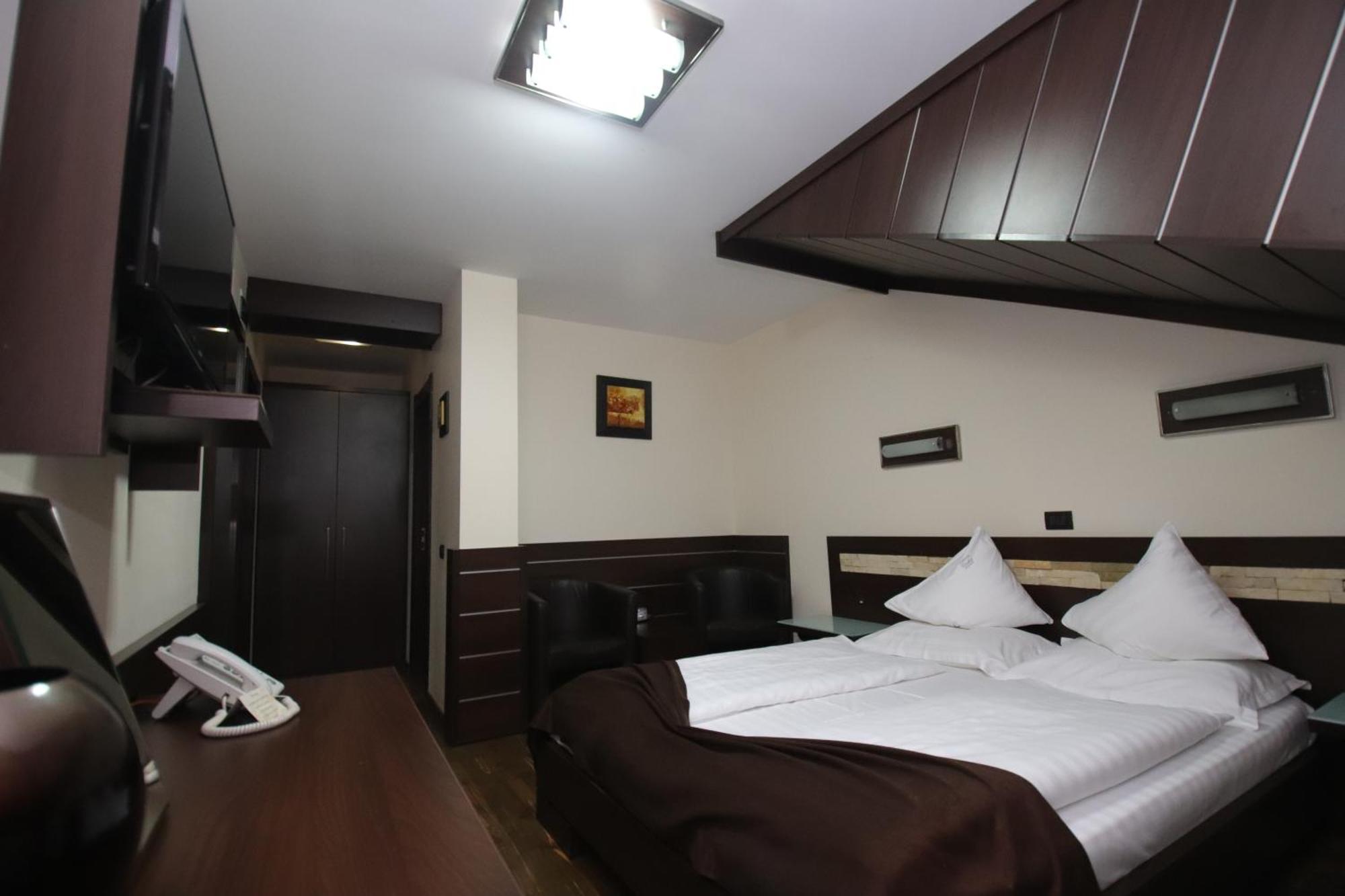 Complex Cochet Hotel Buşteni Exterior foto